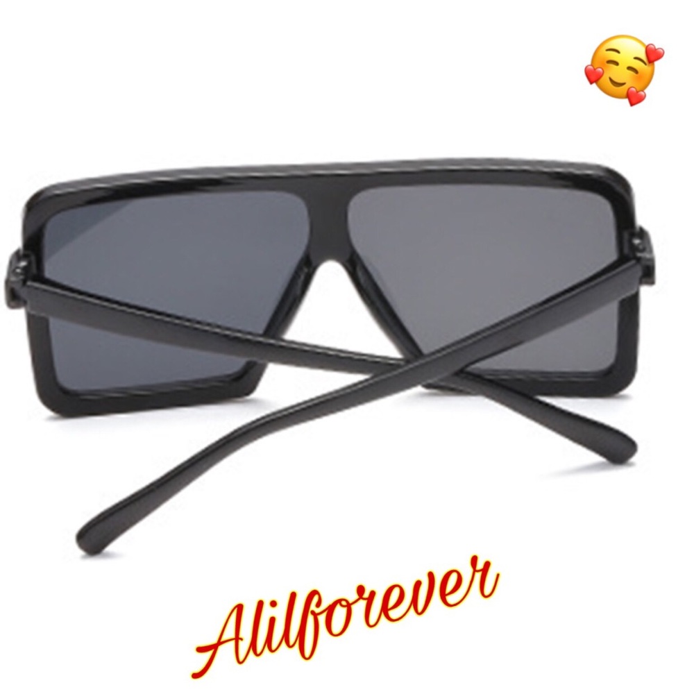 π¦ Super Cute Black Square Framed Sunglasses π - Picture 4 of 6